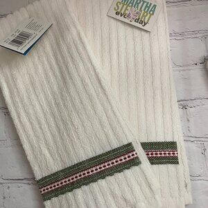 🏡🏡Martha Stewart Waffle Kitchen Towels Two NWT
